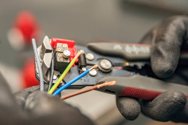 Best Local Electrician Companies  in Litchfield, IL